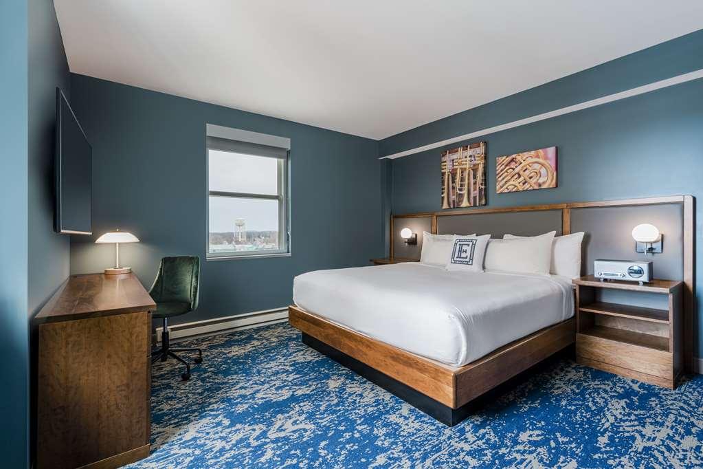 Hotel Elkhart, Tapestry Collection By Hilton Номер фото