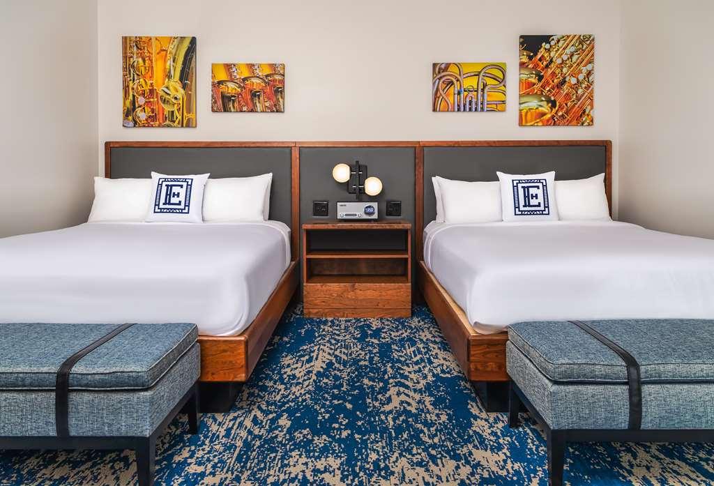 Hotel Elkhart, Tapestry Collection By Hilton Номер фото